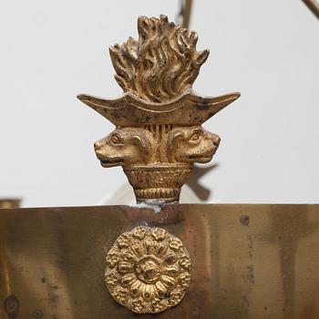 AMPEL, empire, 1800-tal. Höjd 67 cm.