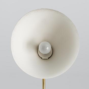LISA JOHANSSON-PAPE, GOLVLAMPA. Tillverkare Orno. Sent 1940-tal.