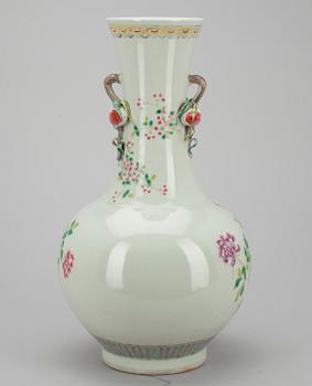 VAS, porslin, Kina 1900-talets början.