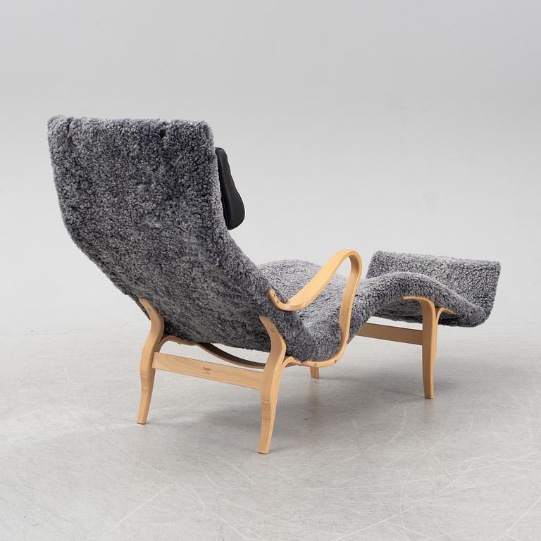 A 'Pernilla 3' lounge chair by Bruno Mathsson, dated 2003.