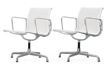 117. CHARLES & RAY EAMES, karmstolar, "Aluminium Group, EA 107", ett par, Vitra.