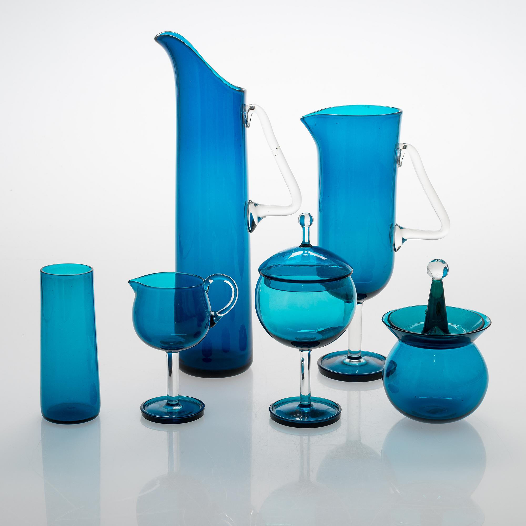 Nanny Still, A set of 23 glass pieces 'Harlekiini', Riihimäen Lasi Oy, 1950-60s.