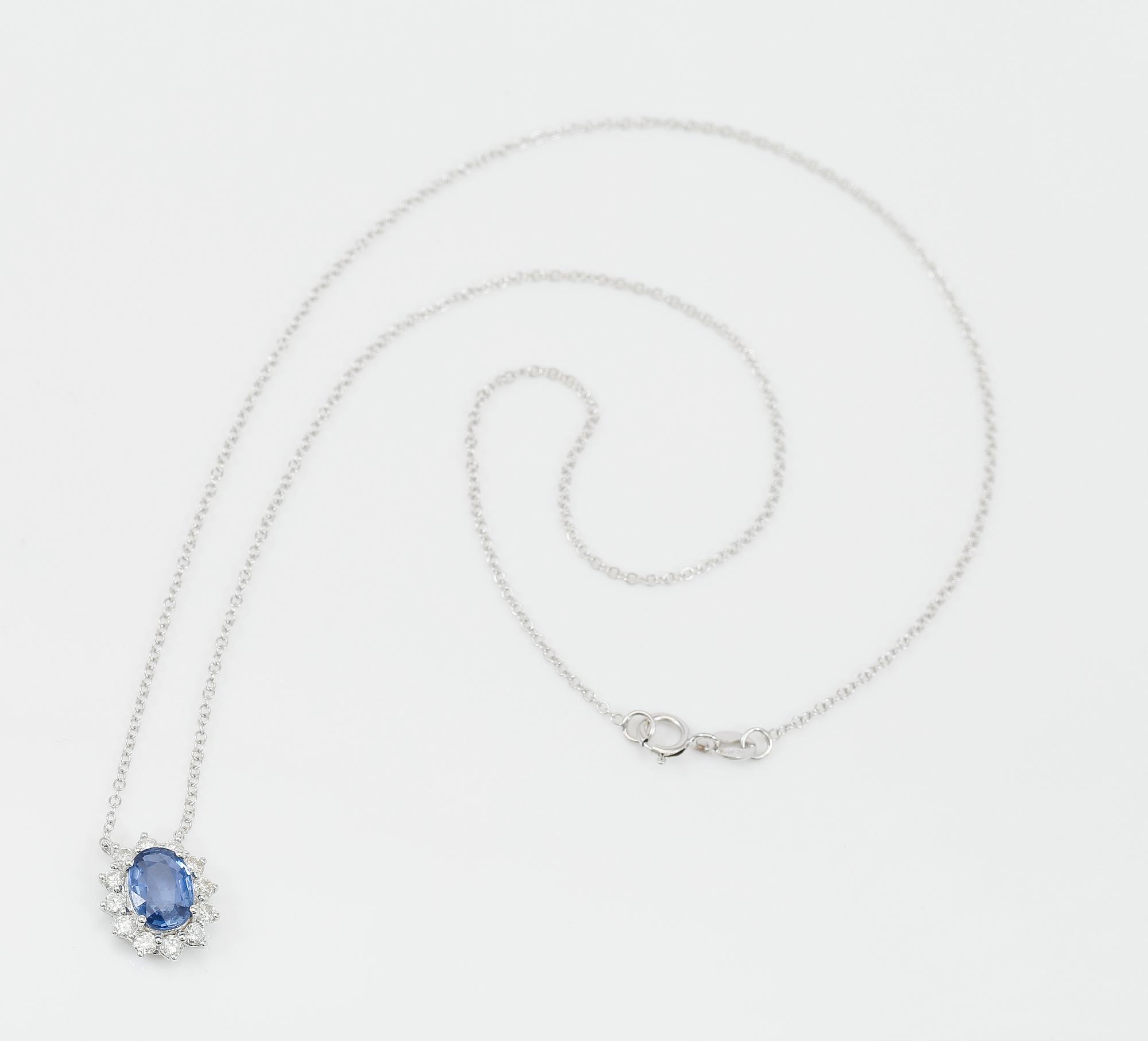 COLLIER, blå safir ca 1,30 ct, briljantslipade diamanter totalt ca 0,38 ct.