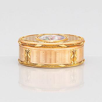 A late 18th century gold box en deux colour and enamel, possibly Hanau, Louis XVI.