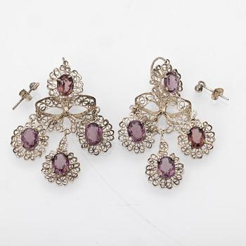 Earrings, three-part, filigree work in silver and glass.
