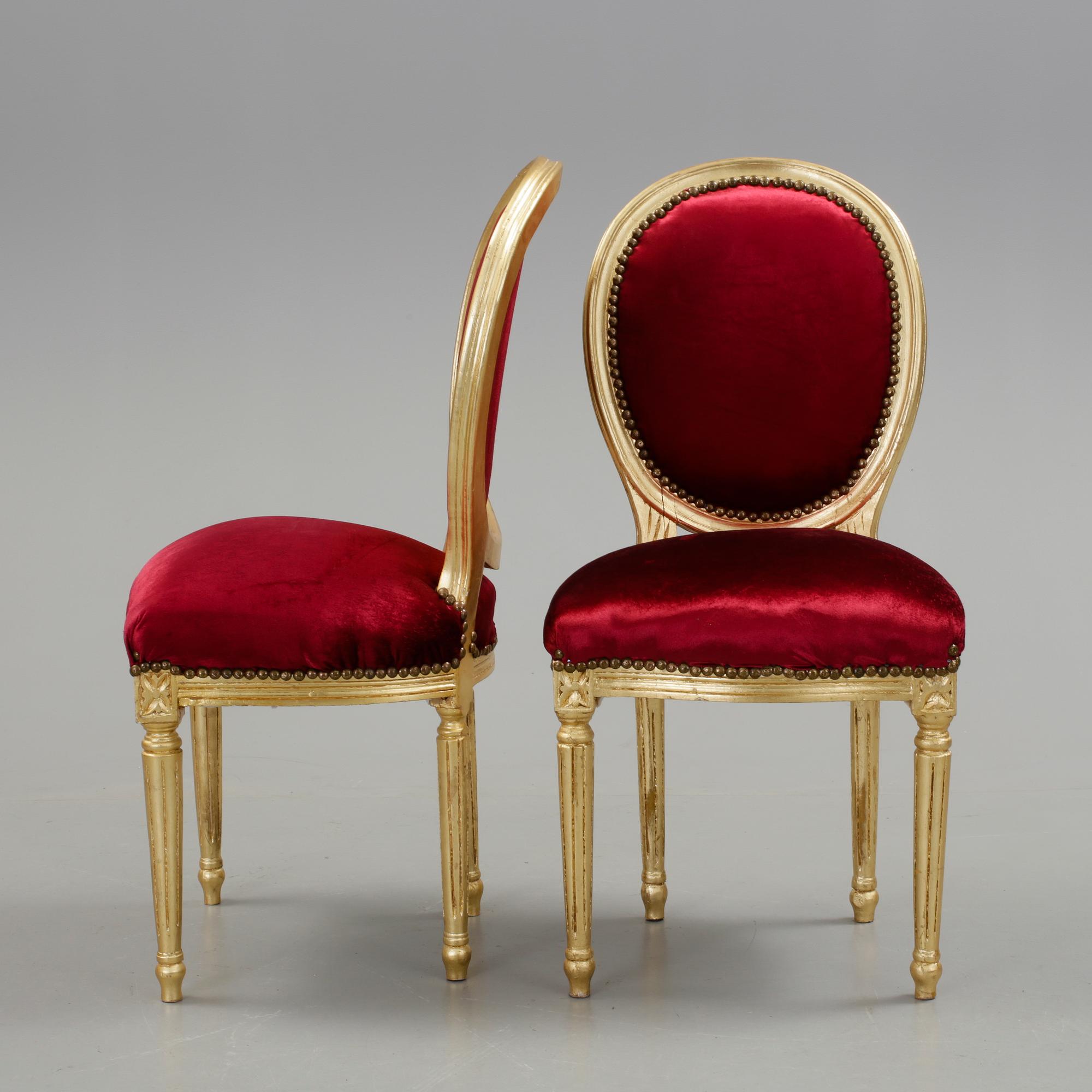 STOLAR, ett par, gustaviansk stil, omkring 1900-talets mitt.