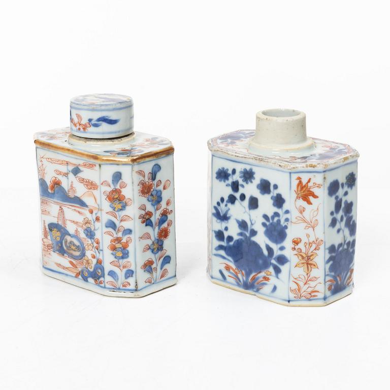 Two Imari porcelain tea caddies, China, Qing dynasty, 18th century.