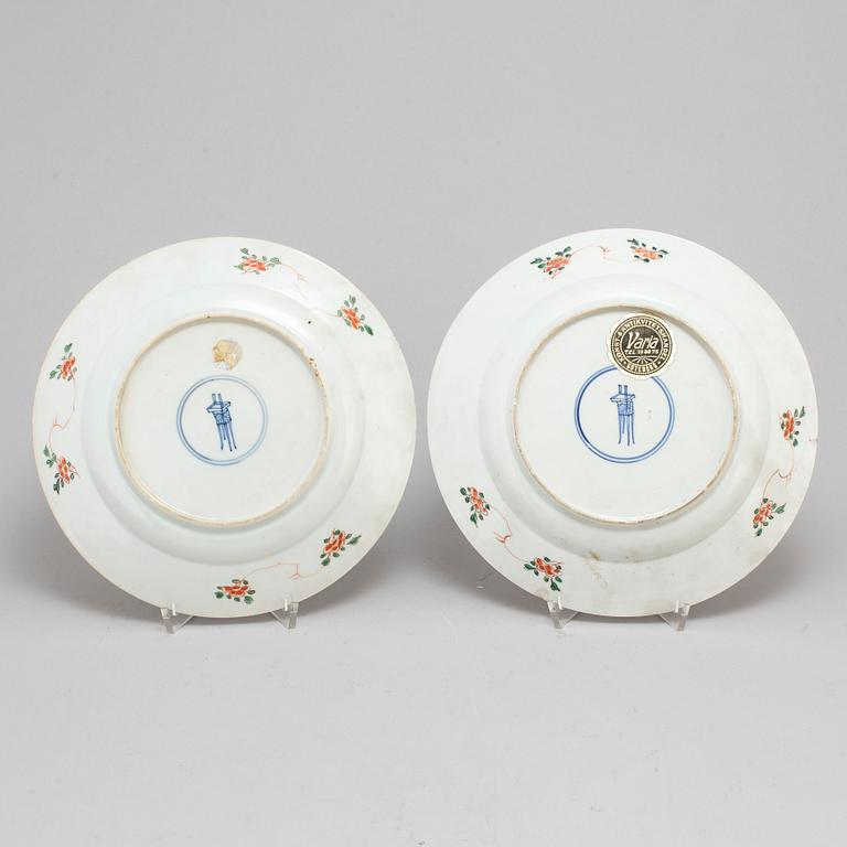 Two famille verte dishes, Qing dynasty, Kangxi (1662-1722).