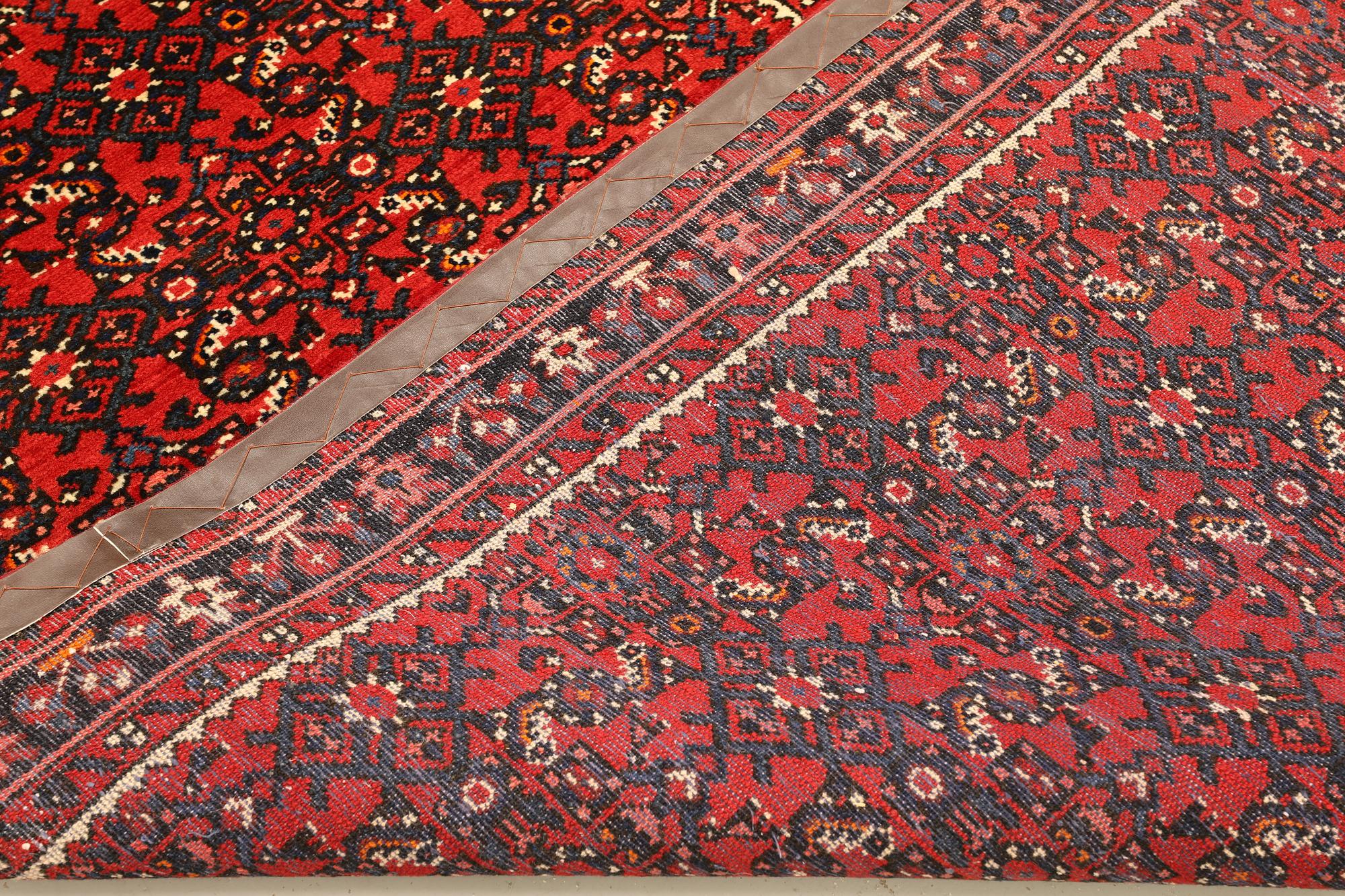 A Hosseinabad runner, approx. 508 x 110 cm.