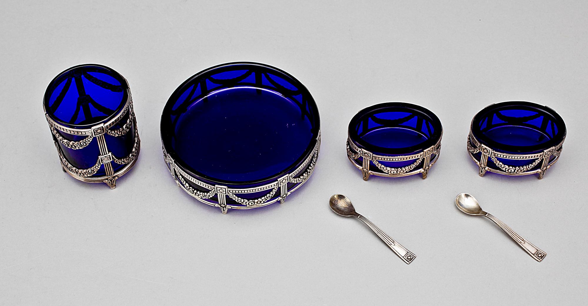 BORDSUPPSATS, 4 delar, silver och glas, gustaviansk stil, MEMA, 1900-talets andra hälft.