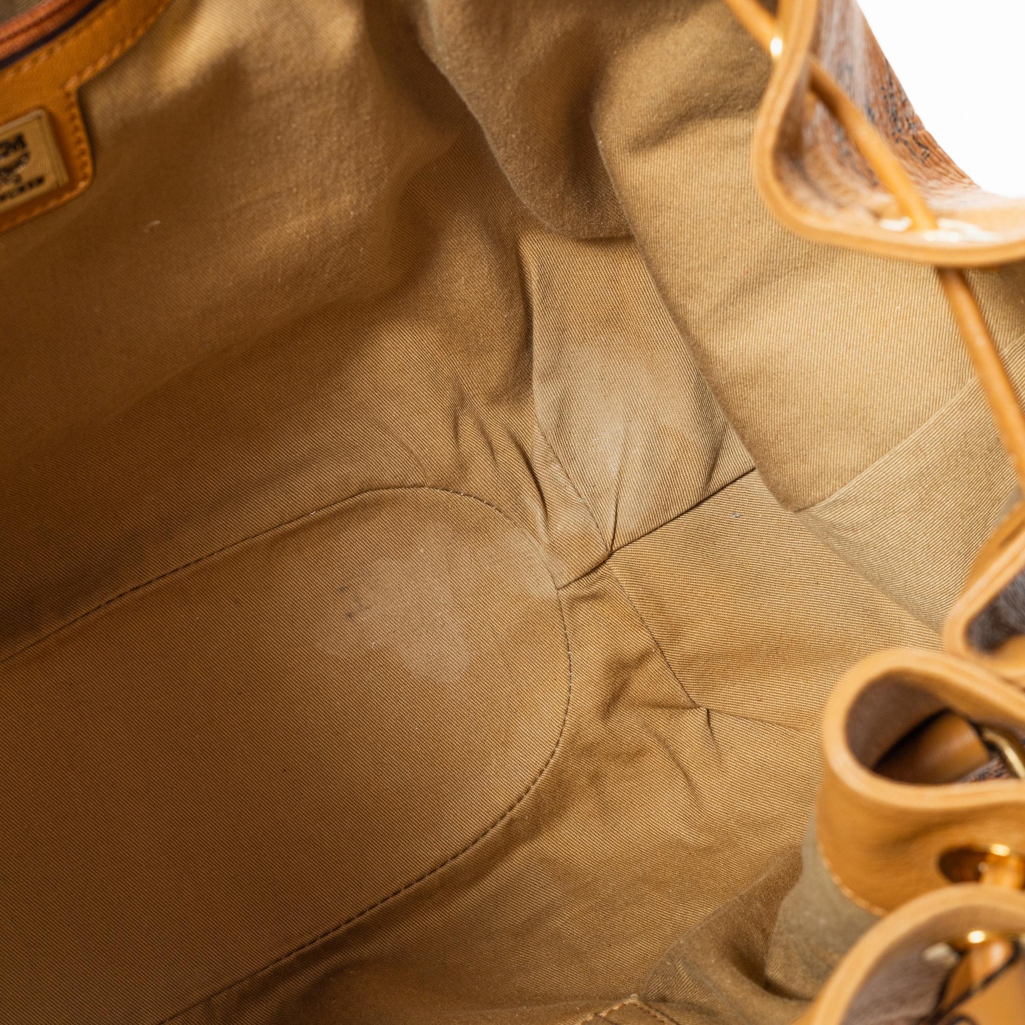 MCM, bucket bag.
