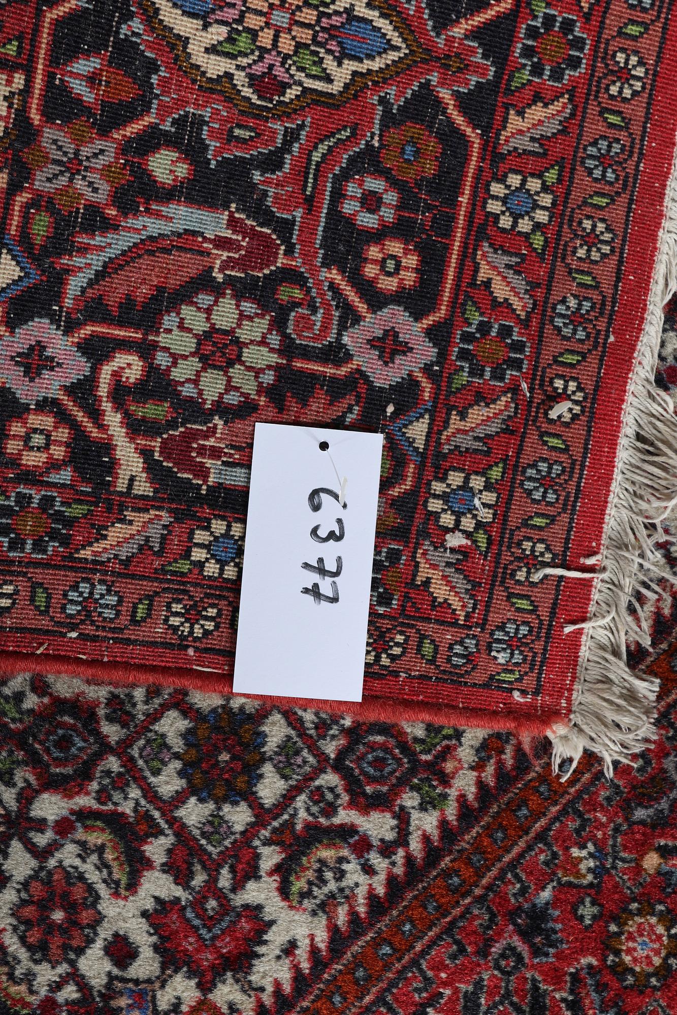 Matta, Bidjar tekab, ca 318 x 219 cm.