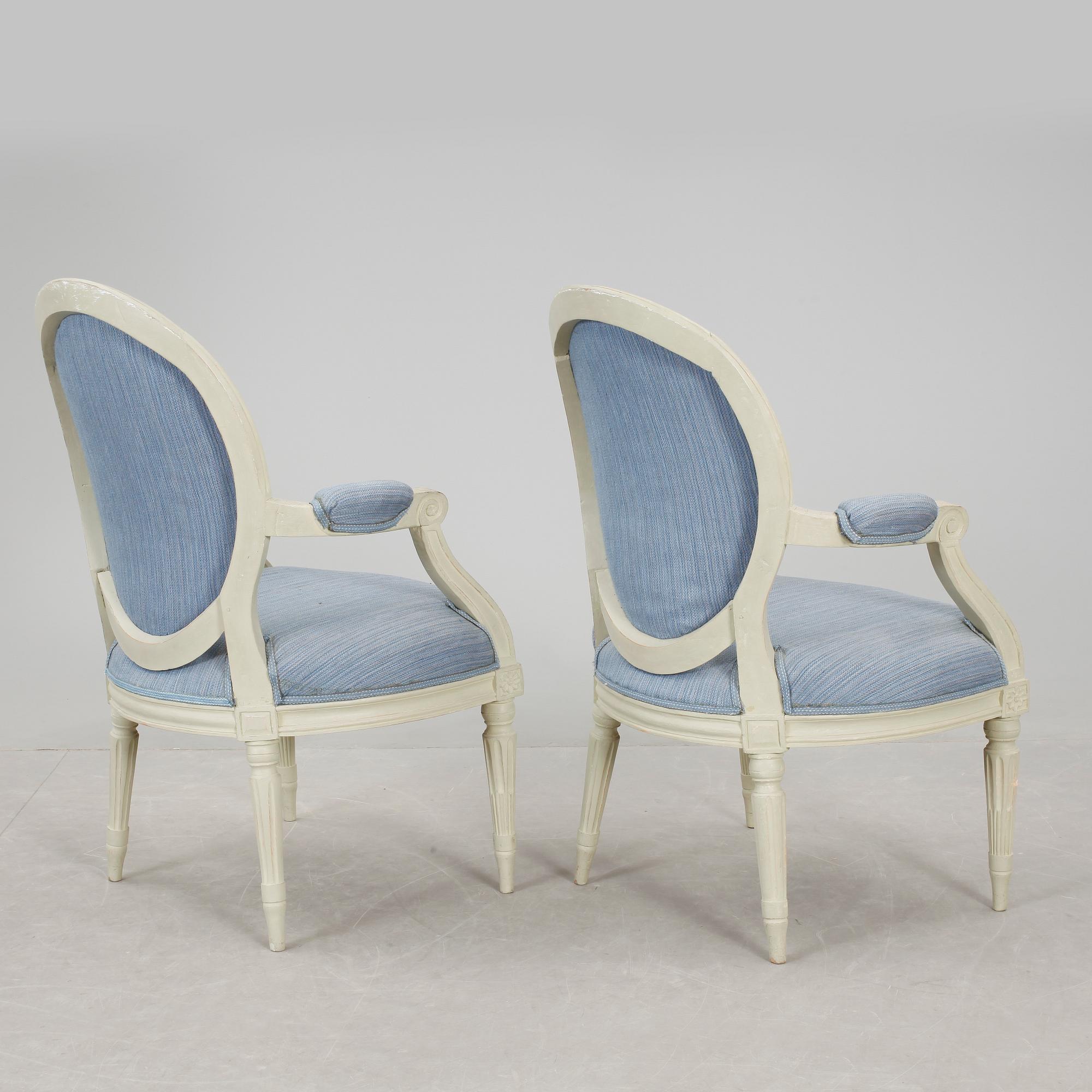KARMSTOLAR, ett par, gustaviansk stil, 1900-tal.