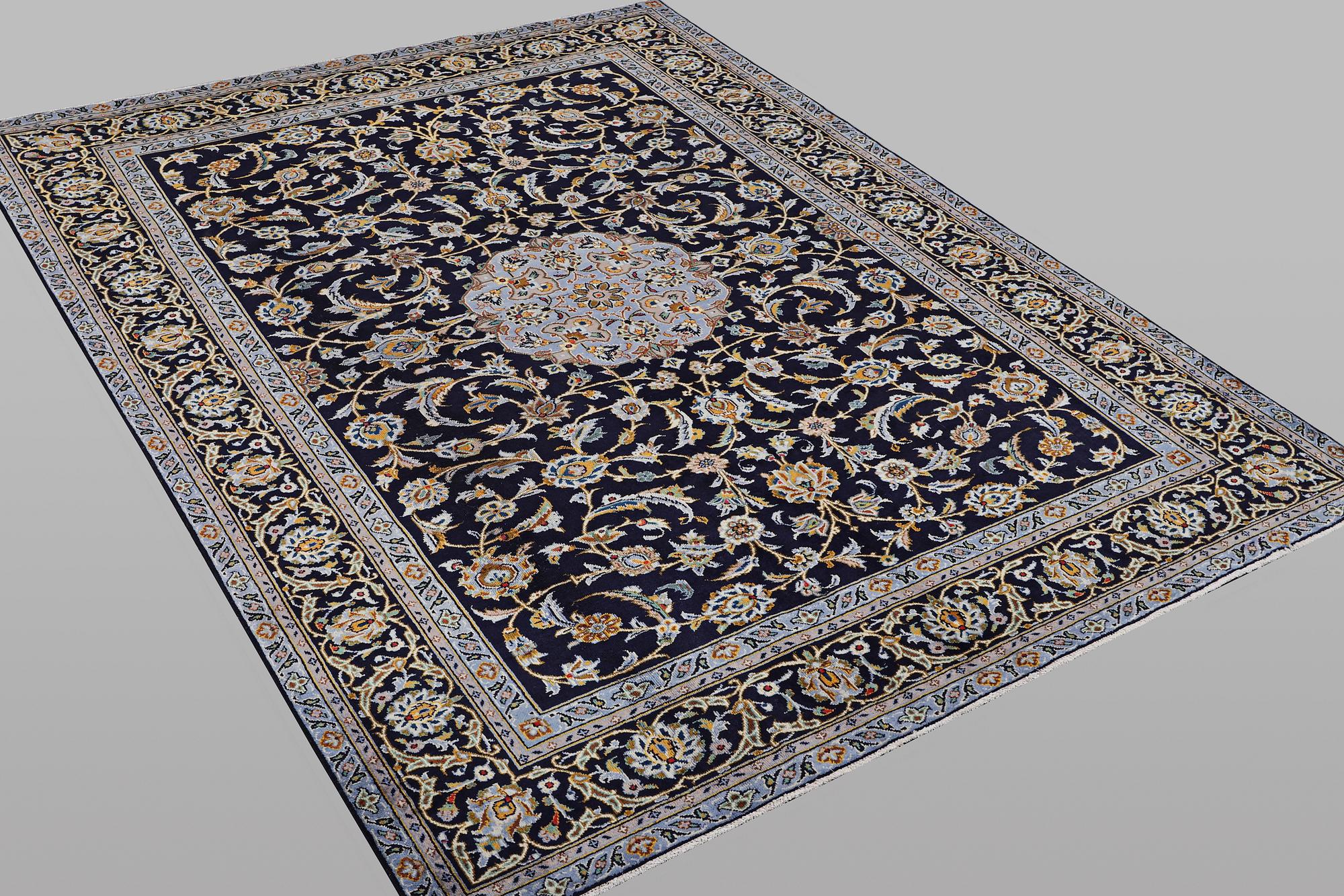 Matta, Keshan, ca 278 x 208 cm.