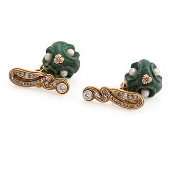 484. A pair of jewelled malachite cufflinks, C.E. Bolin, St Petersburg, workmaster Vladimir Finikov active 1880-1908.