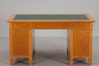 SKRIVBORD samt KARMSTOL. Jugend, Sverige 1900-talets första hjälft.