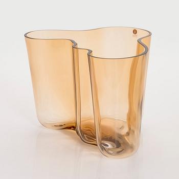 Alvar Aalto, maljakko, 3030, signeerattu Alvar Aalto Iittala 1936-1996.