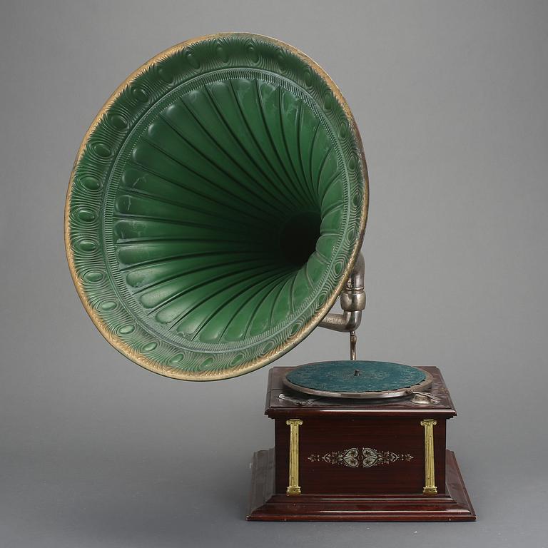 TRATTGRAMMOFON, 1900-talets första kvartal.