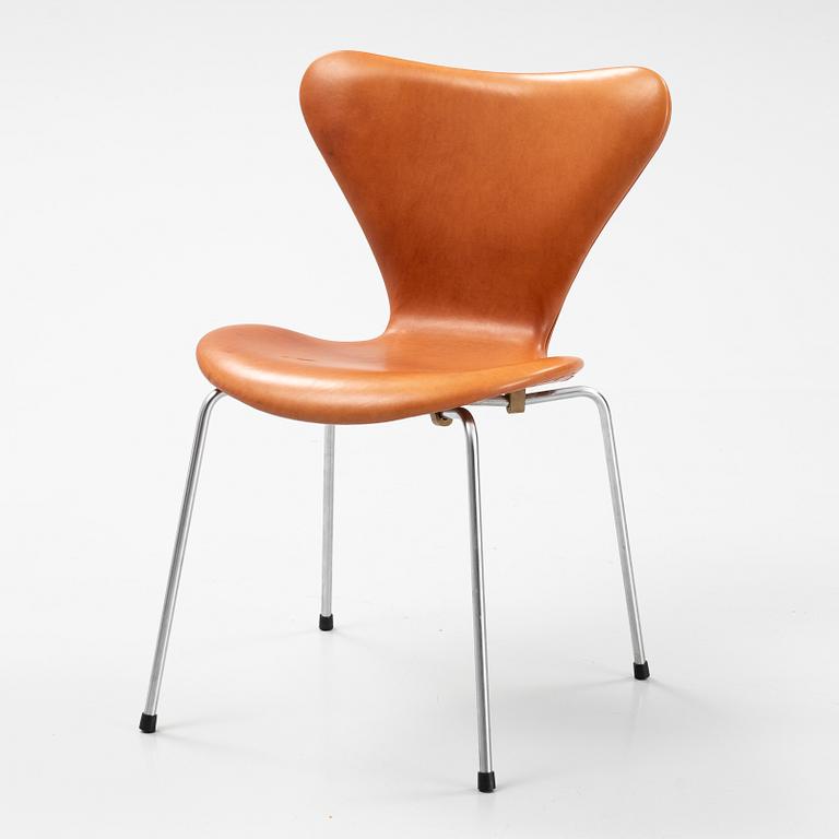 Arne Jacobsen, 6 leather chairs, "Sjuan" for Fritz Hansen Denmark, second half of the 20th century.