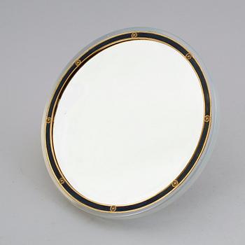 HANDSPEGEL, glas, sannolikt Frankrike, 1900-talets första hälft.