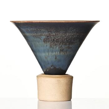 Wilhelm Kåge, a "Farsta" stoneware vase, Gustavsberg Studio 1956.