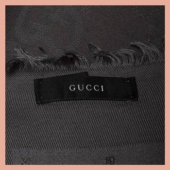 SJAL, Gucci.