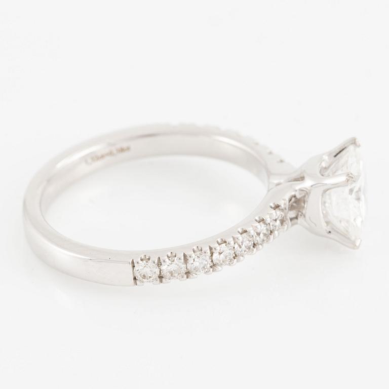Ring, 18K white gold with brilliant-cut diamond 1.32 ct,.