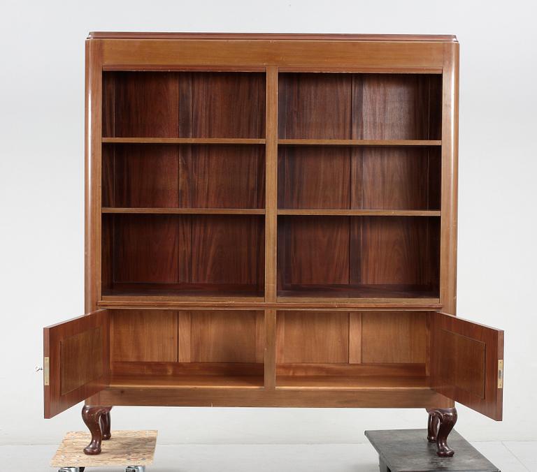 BOKHYLLA, "Riga", NK's verkstäder, brickmärkt o numr 7521-100215, 1913.