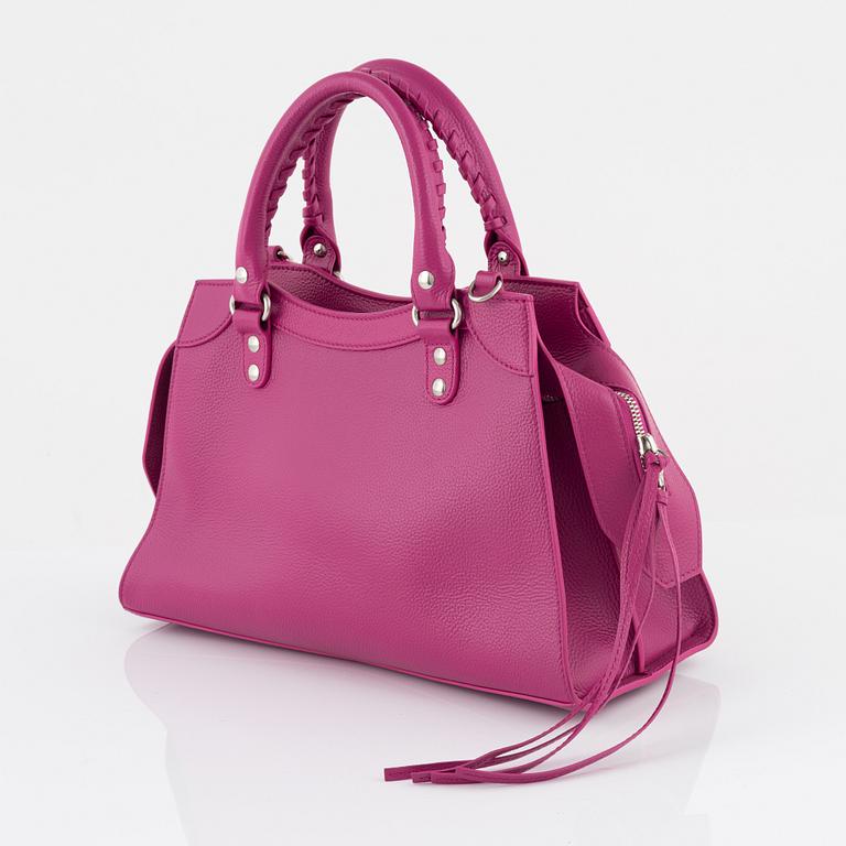 Balenciaga, a 'Neo Classic' bag.