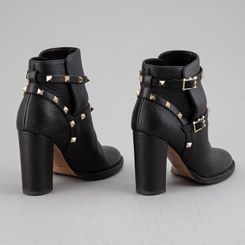 VALENTINO, leather bo0ts, size 37.