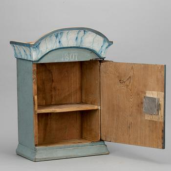 VÄGGHÄNGSKÅP, allmoge, 1800-tal.