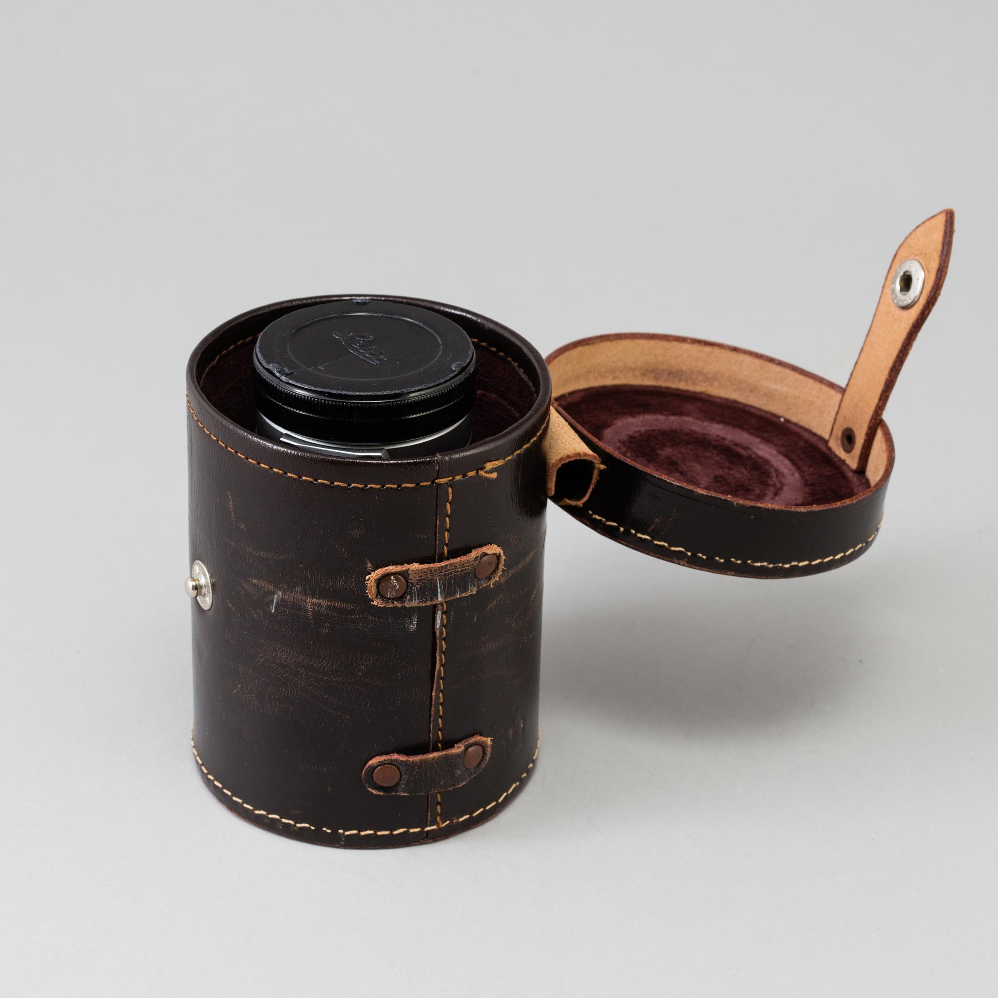 A chrome Leica Summarex f=8,5 cm 1:1,5 lens no 1008834 designed by av Max Berek, Ernst Leitz, Wetzlar . 1943-1960.