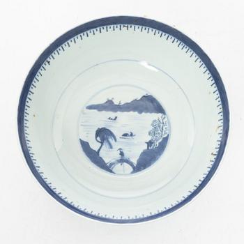 A blue and white porcelain bowl, China, Jiaqing (1796-1820).