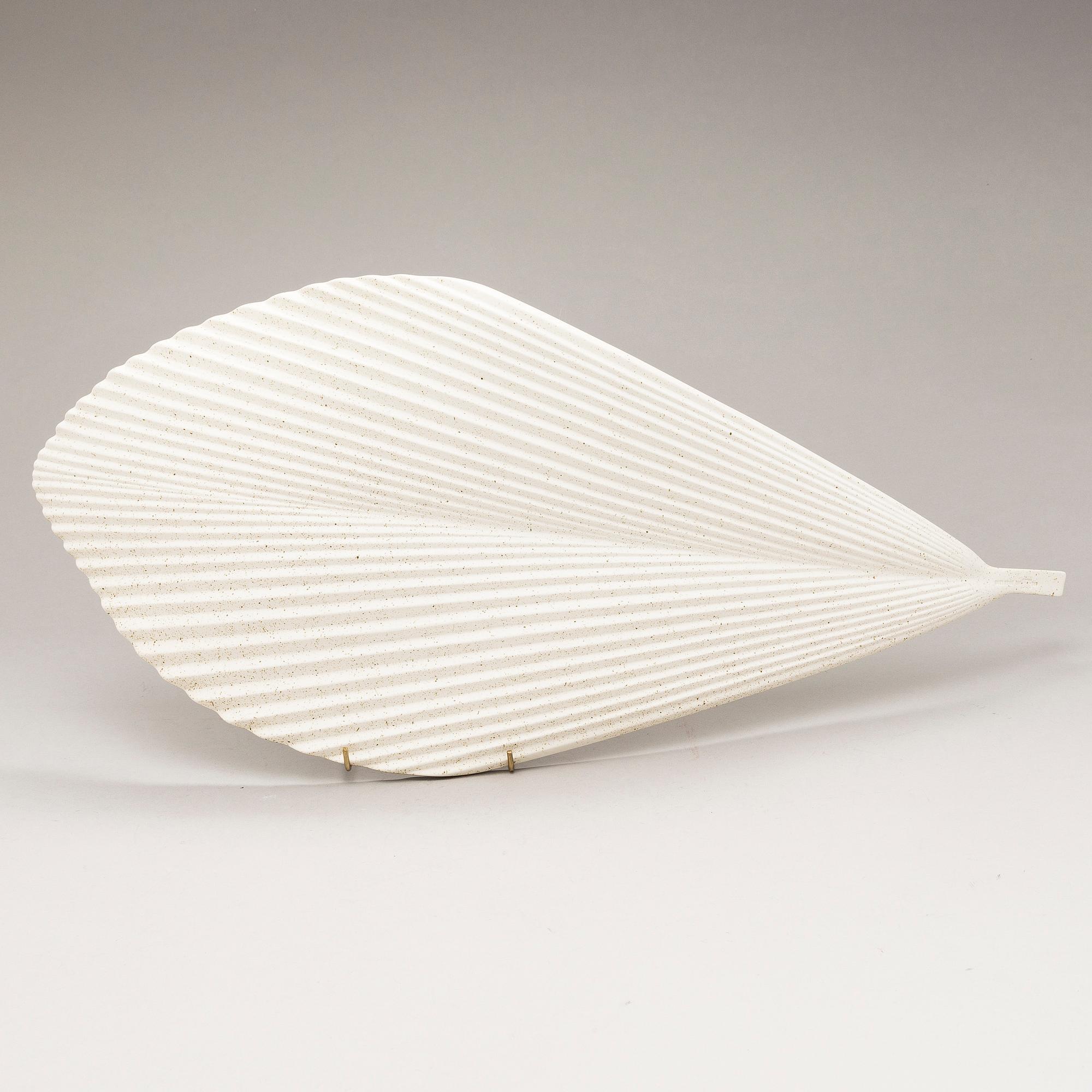 INKERI LEIVO, A ceramic "Gardena" leaf platter, Pro Arabia Art, Finland. Design 2002.