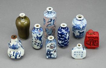 SNUSFLASKOR, mestadels porslin, 9 st, 1900-tal.