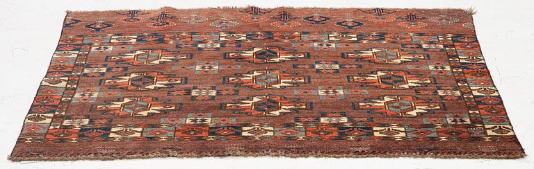 Antik Yomud Chuval, Västra Turkmenistan, ca 109 x 79 cm.