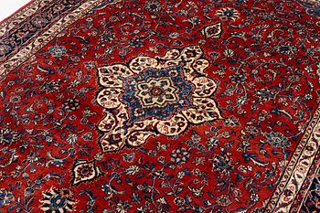 An Afshar carpet approx. 288 x 205 cm.