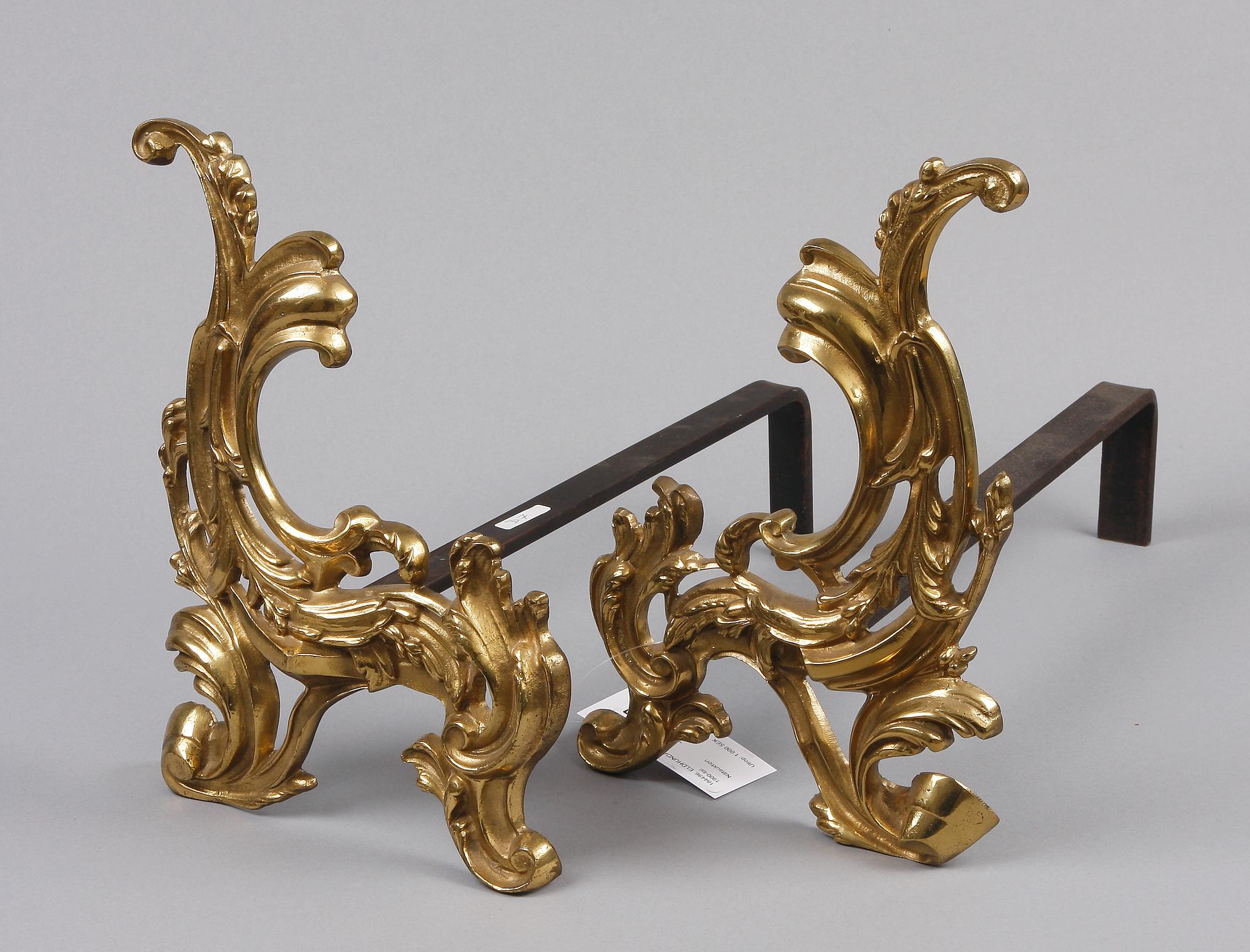 ELDHUNDAR, ett par, Louis XV-stil, 1900-tal.