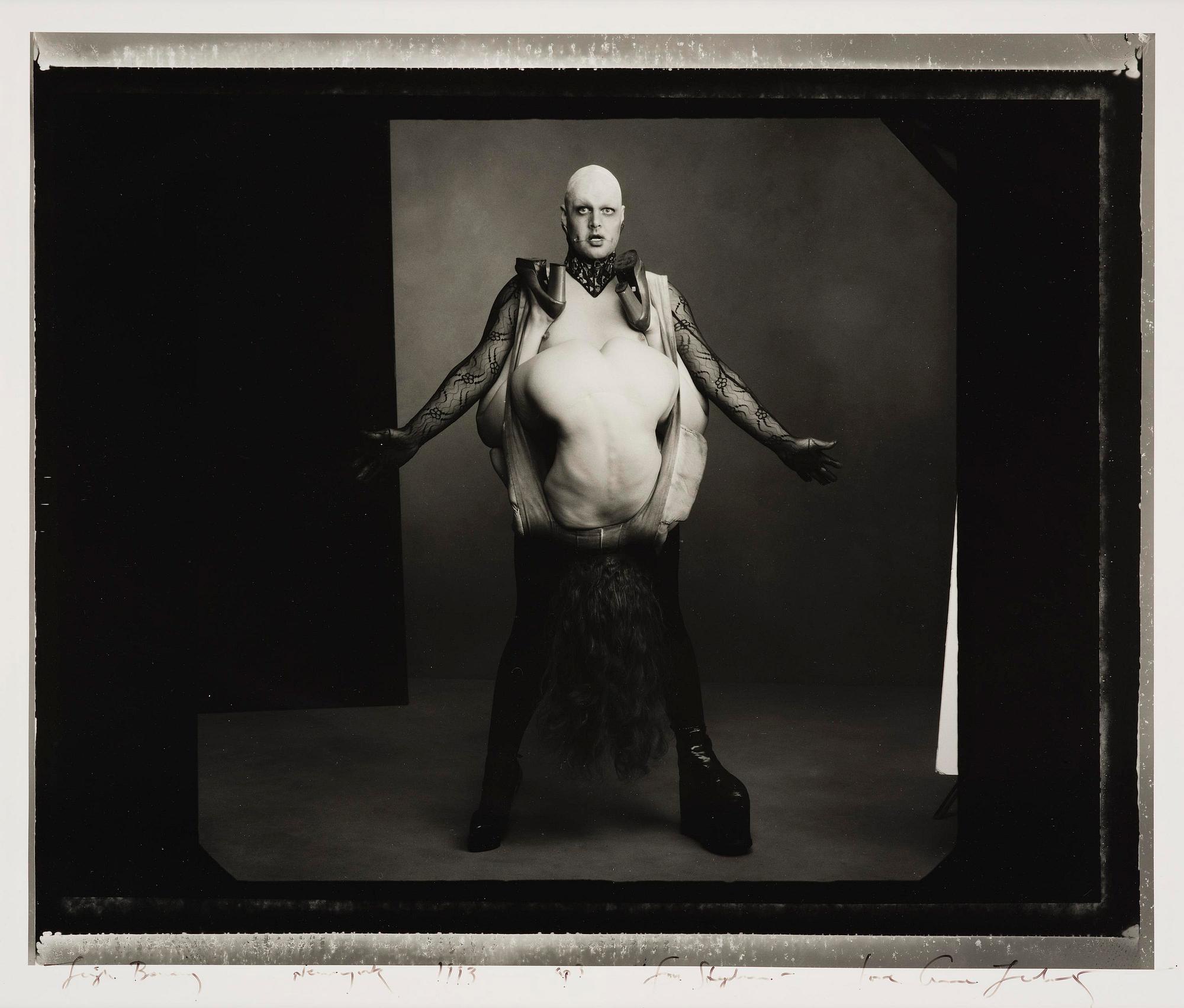 Annie Leibovitz, "Leigh Bowery, New York", 1993.
