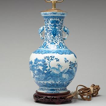 A blue and white 'three rams' vase, late Qing dynasty (1644-1912).