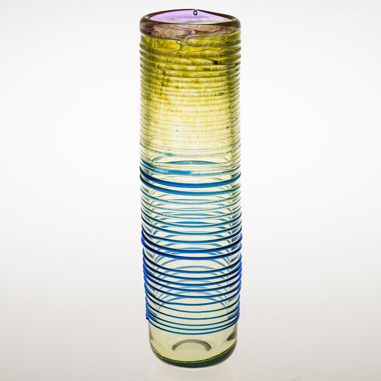 TIINA NORDSTRÖM,  konstglas, "Spring cycle" signerad Tiina Nordström Iittala 1994.