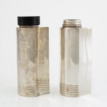 Folke Arström, eight silver plate cocktail glasses and a shaker, GAB.