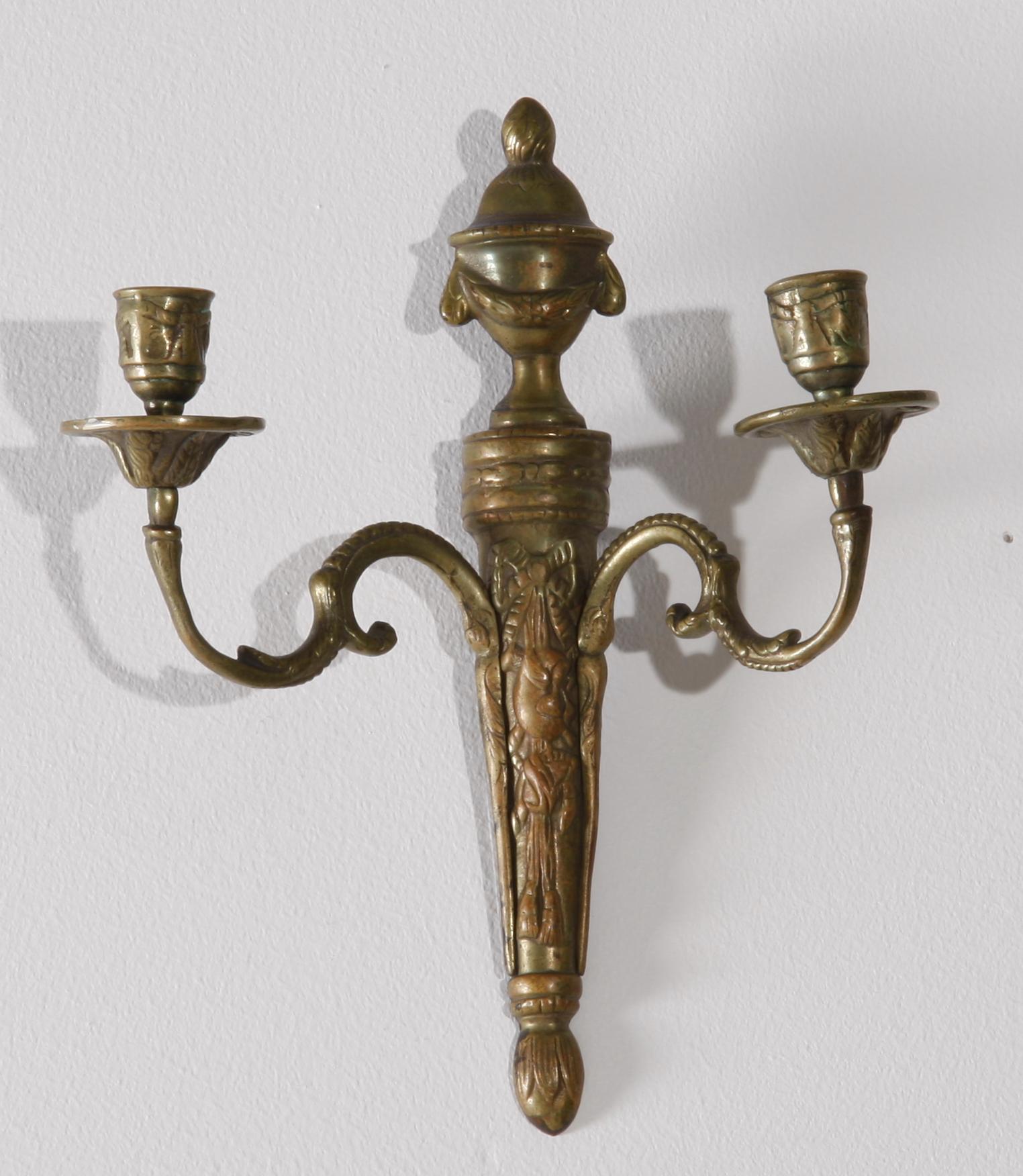 APPLIQUER, ett par. Louis XVI-stil.