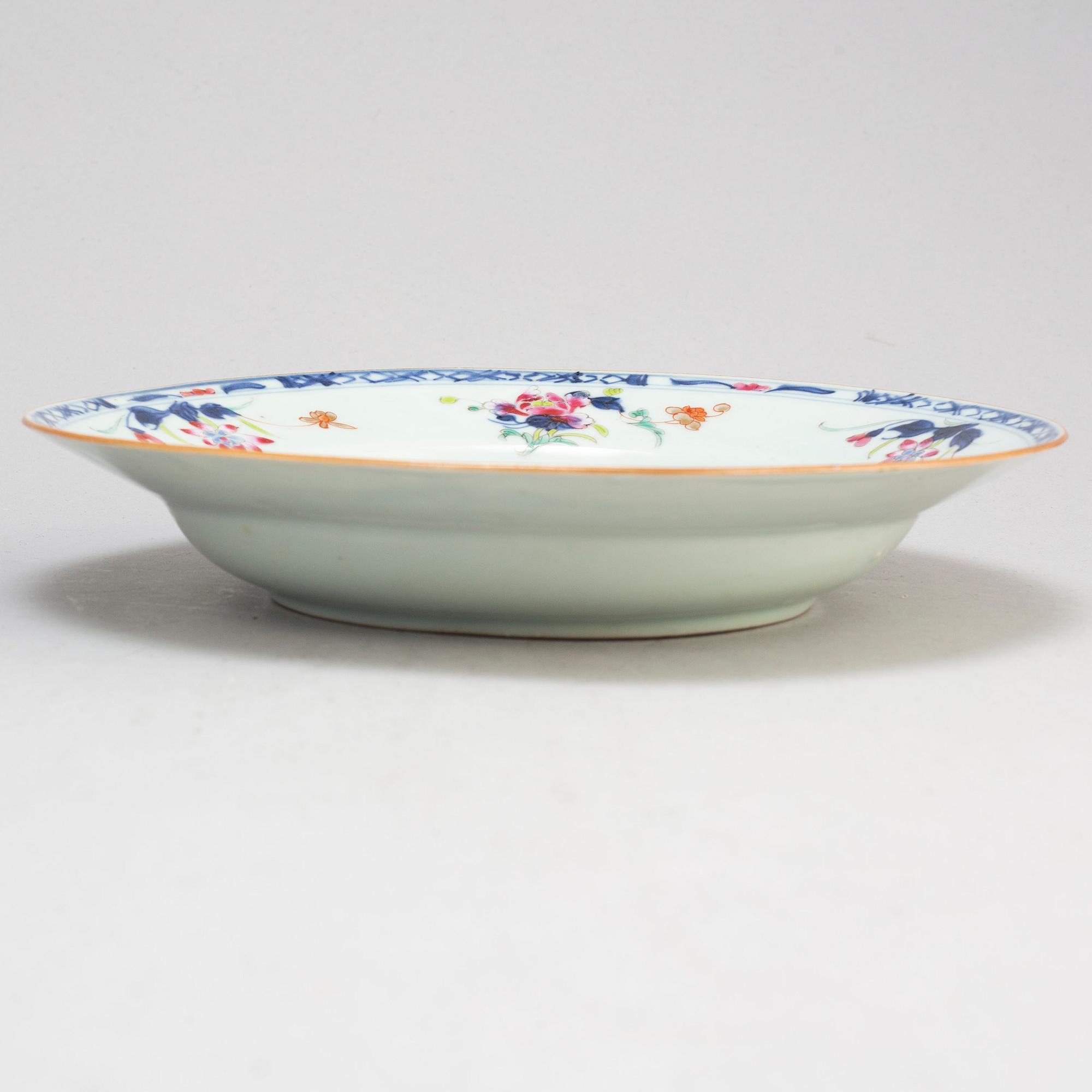 SOPPTALLRIKAR, fem stycken, kompaniporslin. Qingdynastin, Qianlong (1736-95).