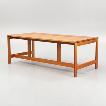 Henning Jensen and Torben Valeur, Desk with pedestal, M40 series, Fritz Hansen, second half of the 20th century.