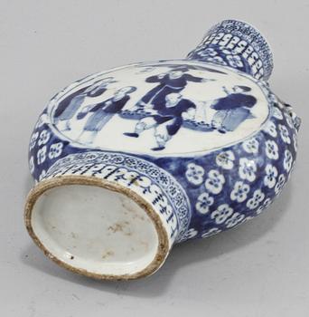 PILGRIMSKRUS, porslin, Kina, 1800-tal.