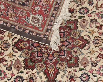 MATTA, Täbriz, ca 219 x 153 cm.