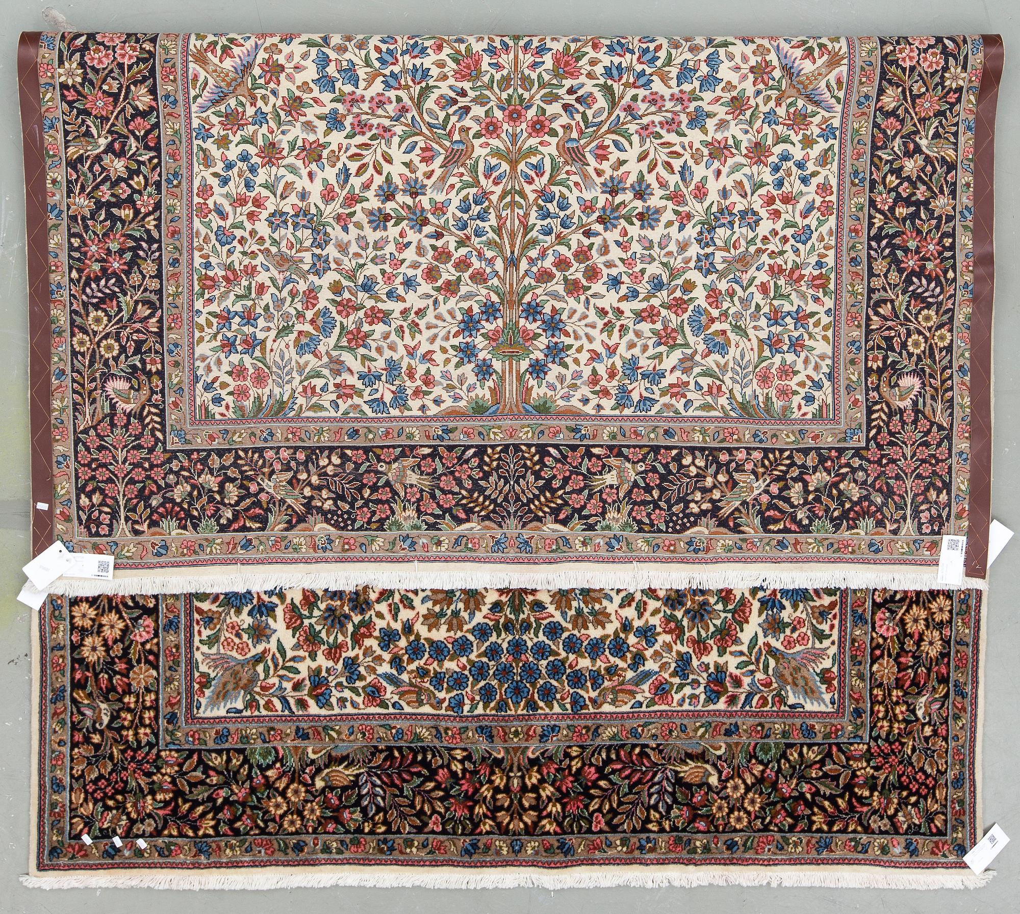 MATTA, sannolikt Kirman Ravar. Ca 265x180 cm.