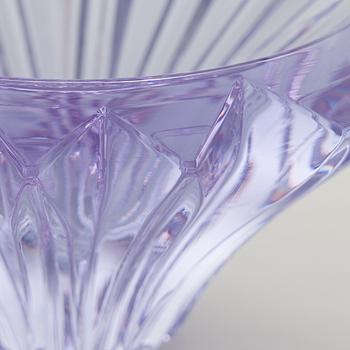 Aimo Okkolin, a "Terälehdet" (Petals) bowl signed Aimo Okkolin Riihimäen Lasi Oy.