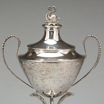 SOCKERSKÅL med LOCK, silver, empire, Erik Albrecht Körsner, Falun, 1818. Vikt 580 g.